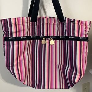New Lesportsac/ Niquea.D travel tote